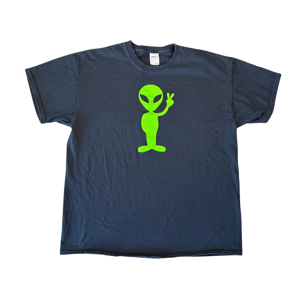 Y2K Alien Peace sign Area 51 Spell-out back casual novelty graphic XL tee shirt